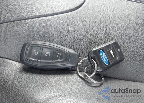 2012 Ford Focus Titanium z USA, uszkodzony, nr VIN 1FAHP3N28CL225852